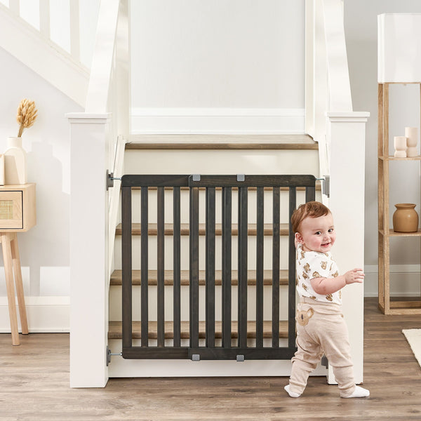 Regalo Wooden Top of Stairs Baby Gate A3