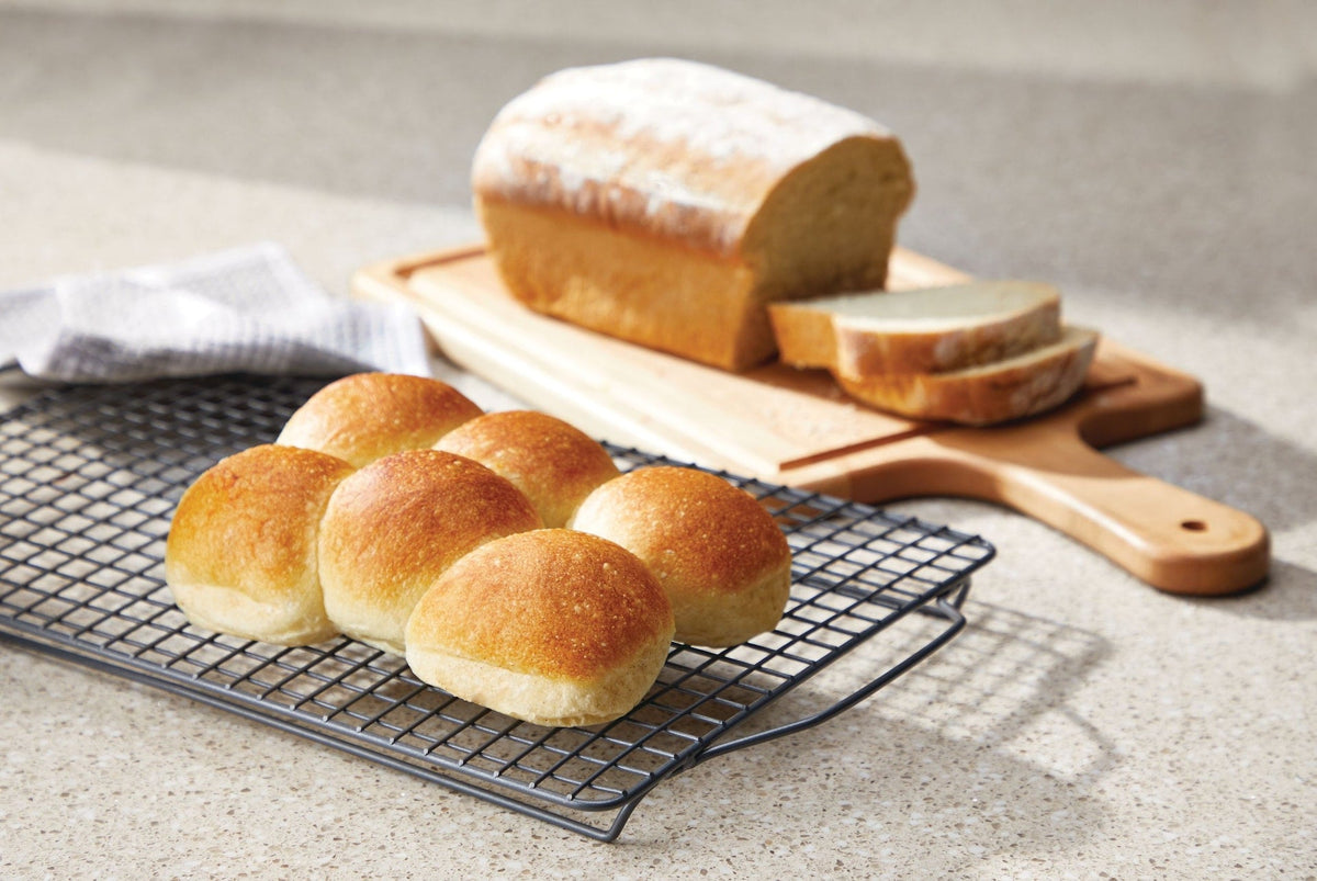 Vida by PADERNO Variable Speed Hand Mixer with Storage Case, Includes Attachments, Black